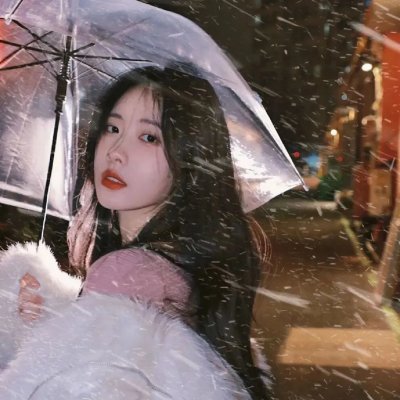 储物柜女孩